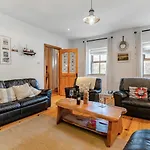 3 Bed In Oc-i030 Vakantiehuis *